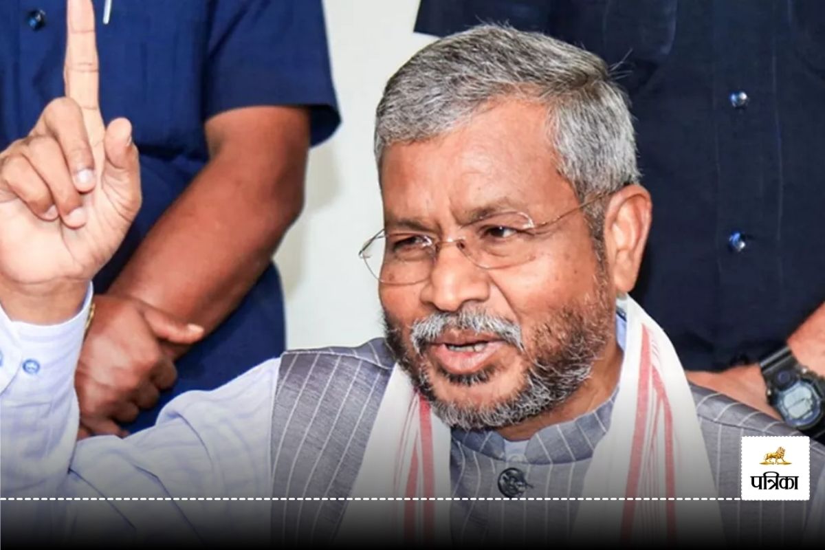 पीएम को लेकर की गई टिप्पणी पर कांग्रेस अध्यक्ष पर बरसे बाबूलाल मरांडी, कहा-
सुरक्षा बलों का मनोबल गिराने वाला बयान - image