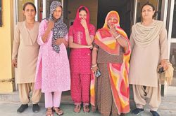 राजस्थान में घर बसा रहीं बांग्लादेशी खातून, पैदा कर रहीं 4-7 बच्चे, हिंदू युवकों
को बना रहीं शिकार - image