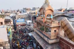 Banke Bihari Corridor: वृंदावन की तस्वीर संग बदलेगी तकदीर, सिर्फ दर्शन ही नहीं,
रोजगार भी देंगे बांके बिहारी - image