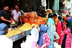 Bikaner: सरहद से लगते गांवों में जनजीवन होने लगा सामान्य, लोग बोले- पाक की नीयत
पै भरोसो नीं कर सकै - image
