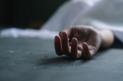Commits suicide: फ्री फायर गेम खेलने के लिए लड़ रहे थे 2 भाई, पिता ने डांटा तो
बड़े बेटे ने दे दी जान - image