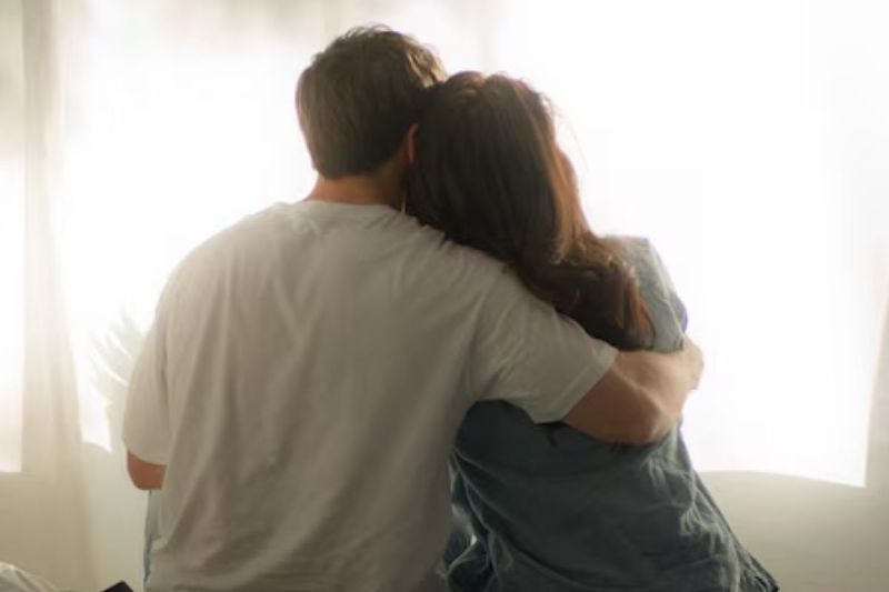 Delhi Crime: होटल में बिस्तर पर मृत मिला 40 साल का युवक, 26 साल की गर्लफ्रेंड फरार