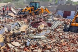 Bulldozer Action: एनसीआर में बिल्डरों पर एक्‍शन, दिल्ली-मुंबई एक्सप्रेसवे के
किनारे कॉलोनियों पर गरजा बुलडोजर, 22 और टूटेंगी - image