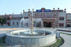 हेरिटेज लुक में नजर आने लगा बूंदी का रेलवे स्टेशन - image