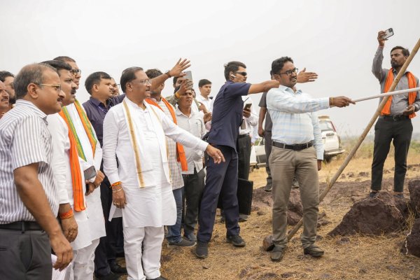 सिद्धबाबा जलाशय परियोजना का CM साय ने किया निरीक्षण, कहा- 34 ग्रामों तक पहुँचेगा विकास का प्रवाह, PHOTO