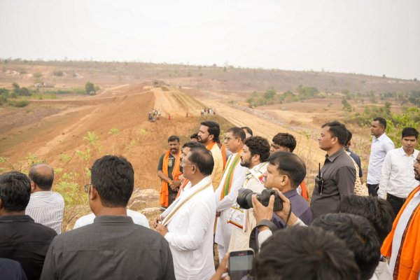 सिद्धबाबा जलाशय परियोजना का CM साय ने किया निरीक्षण, कहा- 34 ग्रामों तक पहुँचेगा विकास का प्रवाह, PHOTO