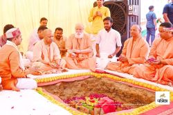 गोरखपुर में गरजे CM Yogi, कहा- लखनऊ से ब्रह्मोस फिट करेंगे तो दुश्मन के आका भी
कांप जाएंगे  - image
