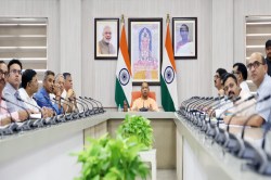 CM Yogi Action: विकास प्राधिकरणों में लंबित नक्शों का एकमुश्त निस्तारण करें:
सीएम योगी का सख्त निर्देश - image