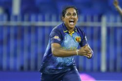 ICC का कड़ा रुख, इस वजह से श्रीलंकाई कप्तान पर लगाया मैच फीस का 10 प्रतिशत
जुर्माना - image
