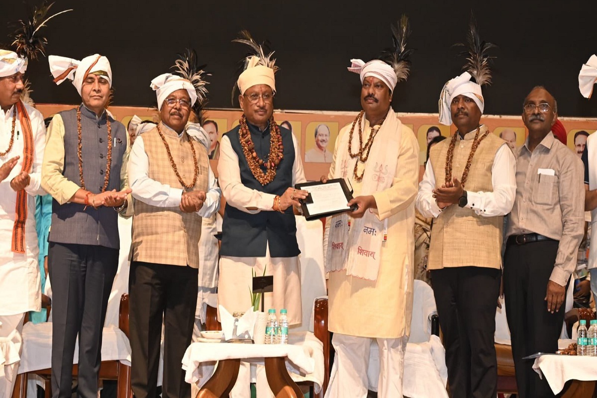 Raipur Photo: छत्तीसगढ़ पादप बोर्ड के नवनियुक्त अध्यक्ष विकास मरकाम के पदभार ग्रहण समारोह में शामिल हुए सीएम साय