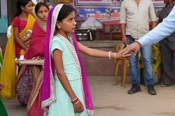 19 साल का दूल्हा और 16 साल की दुल्हन की रचा रहे थे शादी, बारात निकलने से ठीक
पहले पहुंची टीम - image