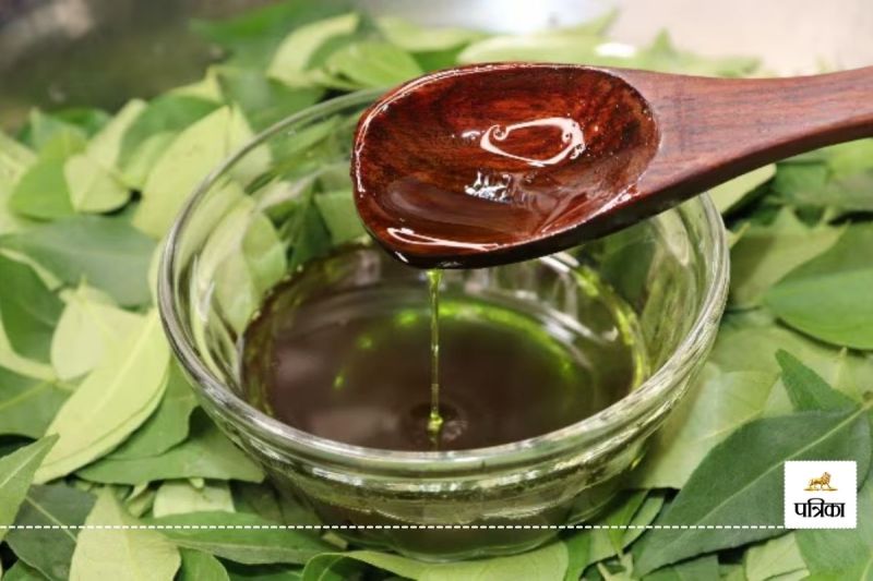 Coconut And Curry Leaves For Hair