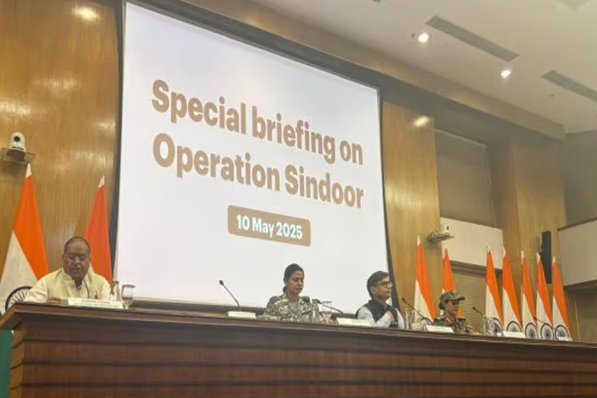 पाकिस्तान ने भारत के 26 शहरों पर किया ड्रोन अटैक, जवाबी कार्रवाई में पाक के 5
एयरबेस ध्वस्त: कर्नल सोफिया कुरैशी - image