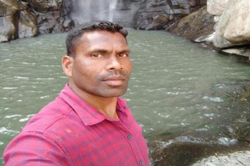 Constable crushed by tractor: अवैध रेत का खनन कर रहे रेत बिचौलिए ने ट्रैक्टर से आरक्षक को कुचला, मौत, थाना प्रभारी सस्पेंड