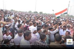 युक्तियुक्तकरण का विरोध, हजारों शिक्षकों ने किया प्रदर्शन, 31 मई से
अनिश्चितकालीन धरना का ऐलान - image