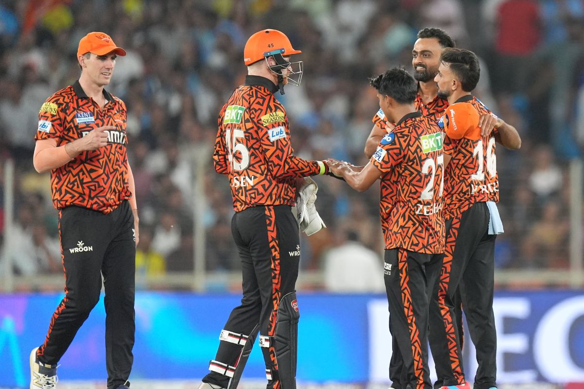 SRH IPL 2025 Playoff Scenario: 7 मैच हारने के बावजूद प्लेऑफ में कैसे पहुंचेगी
हैदराबाद? पैट कमिंस को अभी भी उम्मीद