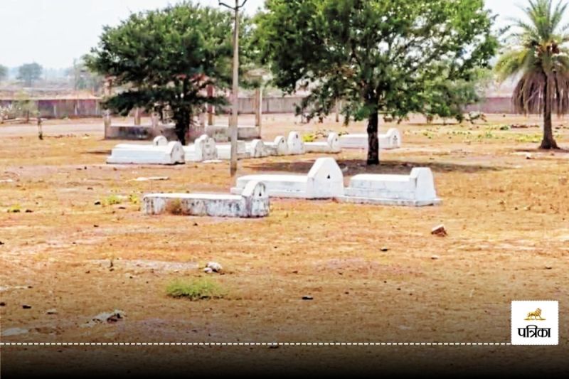 CG News: ऐसा कोई नोट नहीं छपा जो हमारी परंपरा और विरासत को खरीदे… सबकुछ बेचने से भड़का गांव, सामूहिक दाह की चेतावनी