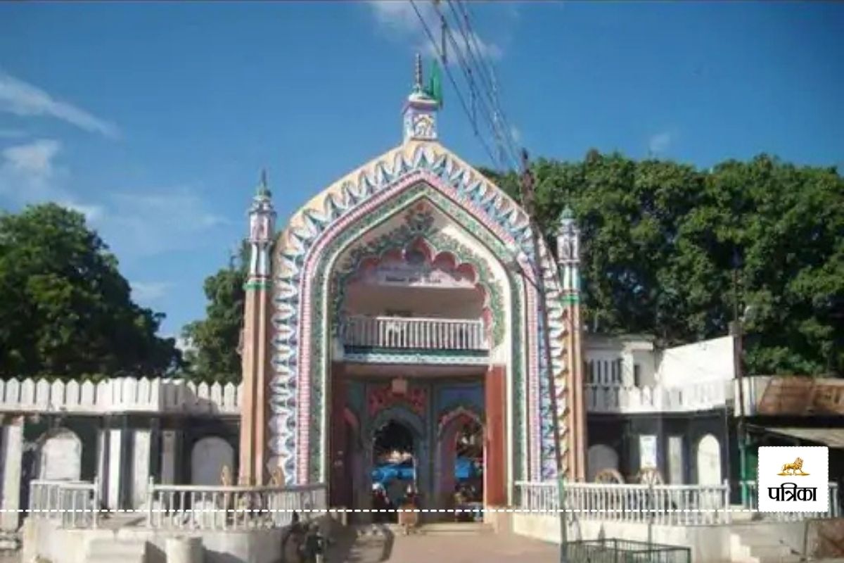 इस साल नहीं लगेगा 500 सालों से लगने वाला गाजी मियां का मेला, प्रशासन का तर्क-
पहलगाम हमले से लोगों में आक्रोश 