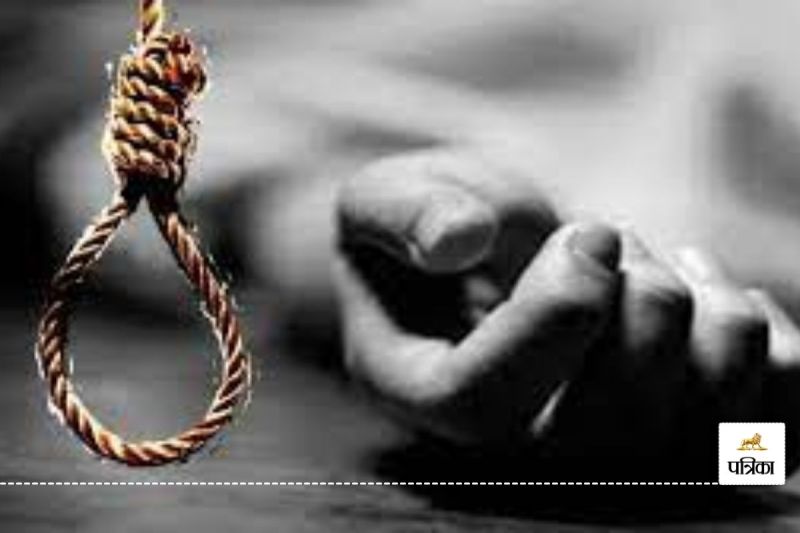फांसी पर लटकी मिली महिला की लाश! बेटे की भी संदिग्ध अवस्था में मौत, आखिर क्या है पूरा मामला? जानें