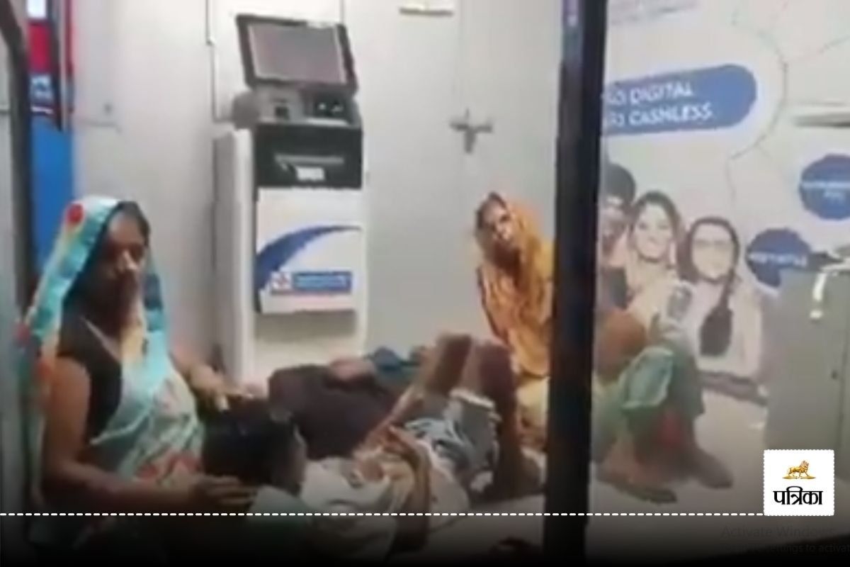 झांसी में बिजली कटौती से परेशान परिवार… सड़क किनारे इस ठंडी जगह को बनाया
आशियाना, आप भी देखें