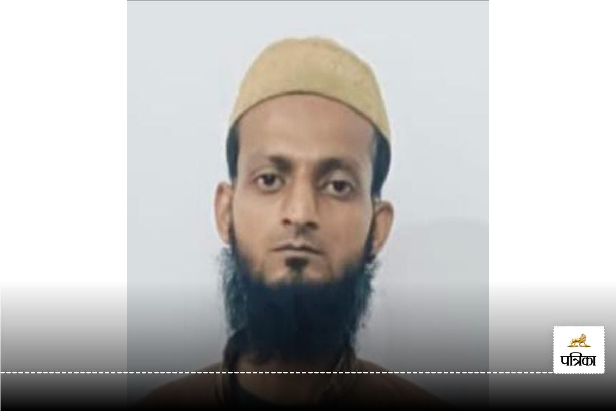 पाकिस्तानी सेना के अफसर की पत्नी के जाल में फंसा बनारस का तुफैल, खुद को बताने
लगा गजवा-ए-हिंद और हदीस का सिपाही