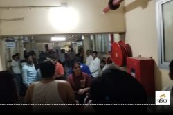 Crime News: ज्वेलरी शॉप में घुसकर बदमाशों ने की फायरिंग, पिता और बेटी को लगी
गोली, मचा हड़कंप - image