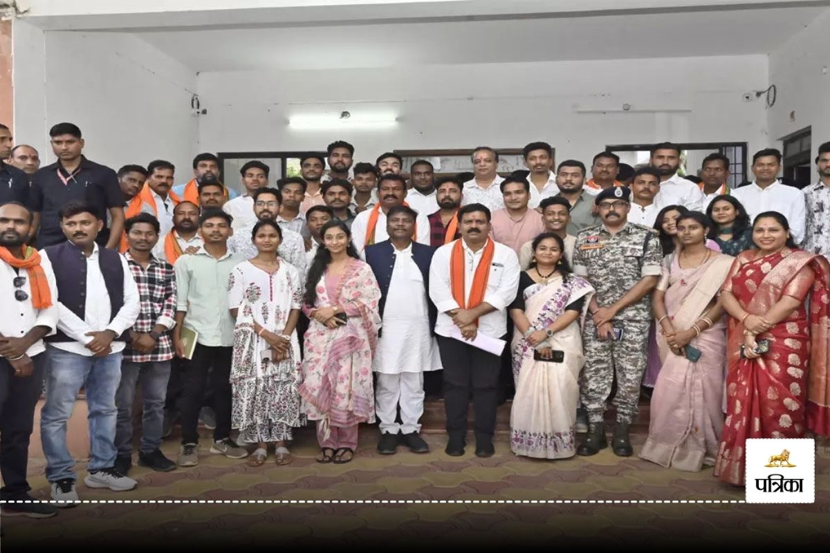 बड़ी सौगात! प्रदेश के पहले नक्सलमुक्त गांव बड़े सेट्टी के लिए 1.10 करोड़ मंजूर,
डिप्टी CM शर्मा ने कही ये बात
