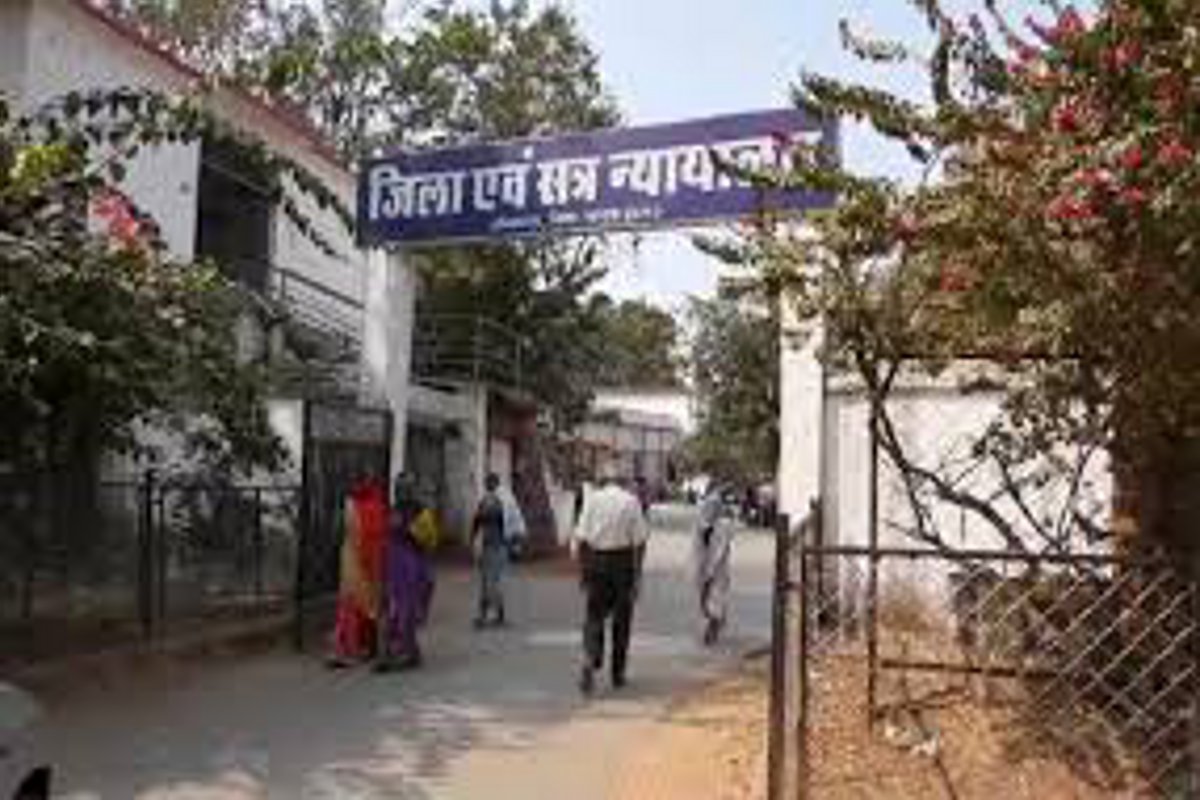 Threat to murder: कोर्ट परिसर में लेफ्टिनेंट कर्नल को जान से मारने की मिली धमकी,
पेशी में आए थे परिवार के साथ