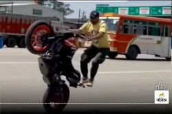 UP Crime : बाइक से कर रहा था स्टंट, पुलिस ने लगाया 18 हजार का जुर्माना - image