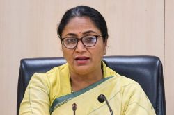 CM Rekha Gupta: दिल्ली में 360 डिग्री सर्वे कराएगी रेखा सरकार, नाम-पता के साथ 37
सवालों की सूची तैयार - image