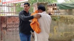 ट्रक ने बाइक को मारी टक्कर, दो चचरे भाइयों सहित तीन की मौत, शादी में ढोल बजाकर
लौट रहे थे - image