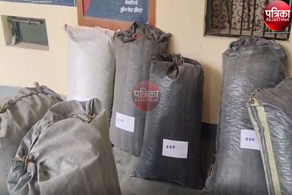 Watch Video : तस्करों ने भागते हुए पुलिस पर की फायरिंग, टायर फटने के बाद भी दौड़ाई कार, डोडा-पोस्त की खेप बरामद