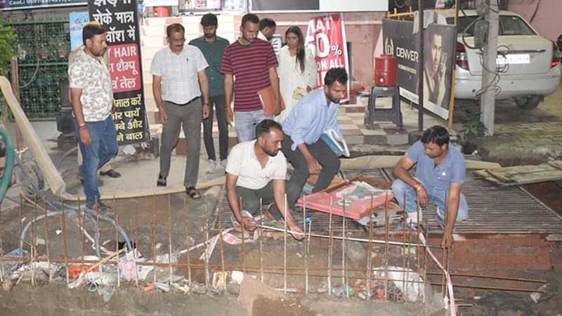 Drain collapsed in Moradabad due to light rain