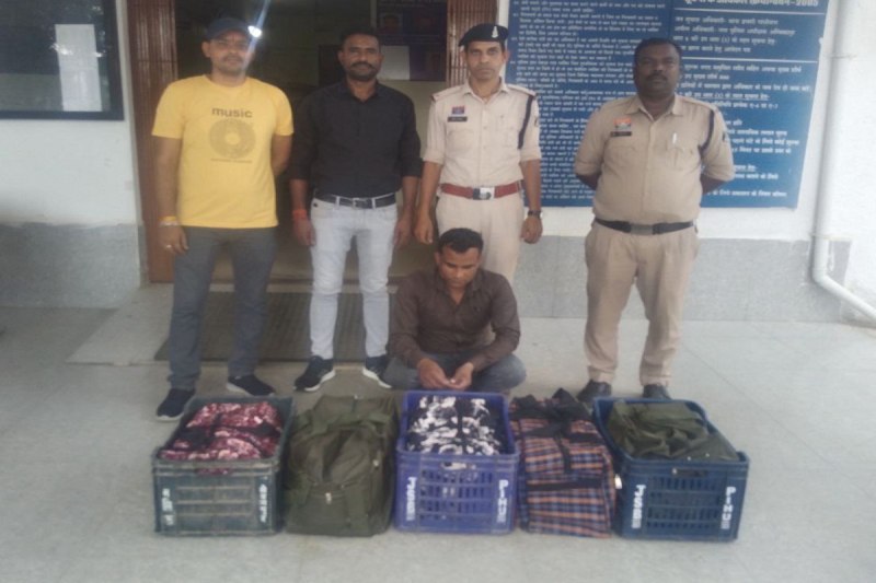 Drug smuggler arrested: किराए के मकान में कर रहा था अवैध करोबार, 19 लाख के नशीले इंजेक्शन व कफ सिरप के साथ गिरफ्तार