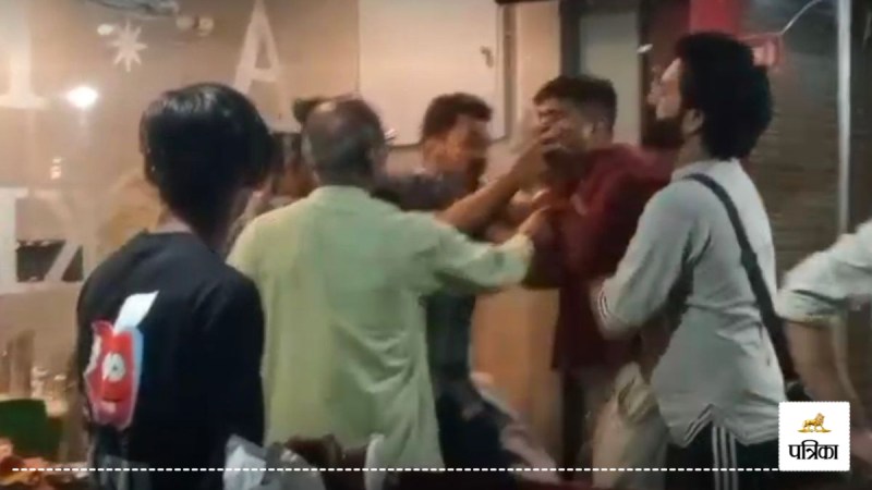 Fight between two groups in Bijnor hotel