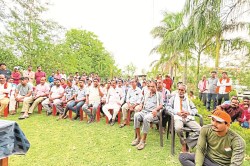 CG News: खुली मालवाहक गाड़ियों में सवारी पर लगेगा ब्रेक, अब सीधी होगी कार्रवाई,
वाहन मालिकों को चेतावनी - image