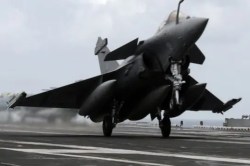 IAF Ganga Expressway: गंगा एक्सप्रेस वे बना वायु सेना का रणक्षेत्र: राफेल, मिराज
और जगुआर ने किया लैंडिंग अभ्यास - image