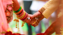 5 शादियां कर चुका हरियाणा पुलिस का सिपाही, अब छठवीं की तैयारी, पहली पत्नी ने
मचाया बवाल - image