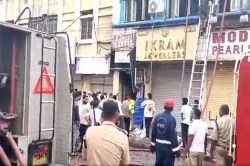 हैदराबाद के चारमीनार के पास बिल्डिंग में लगी भीषण आग, 17 लोगों की मौत, कई घायल - image