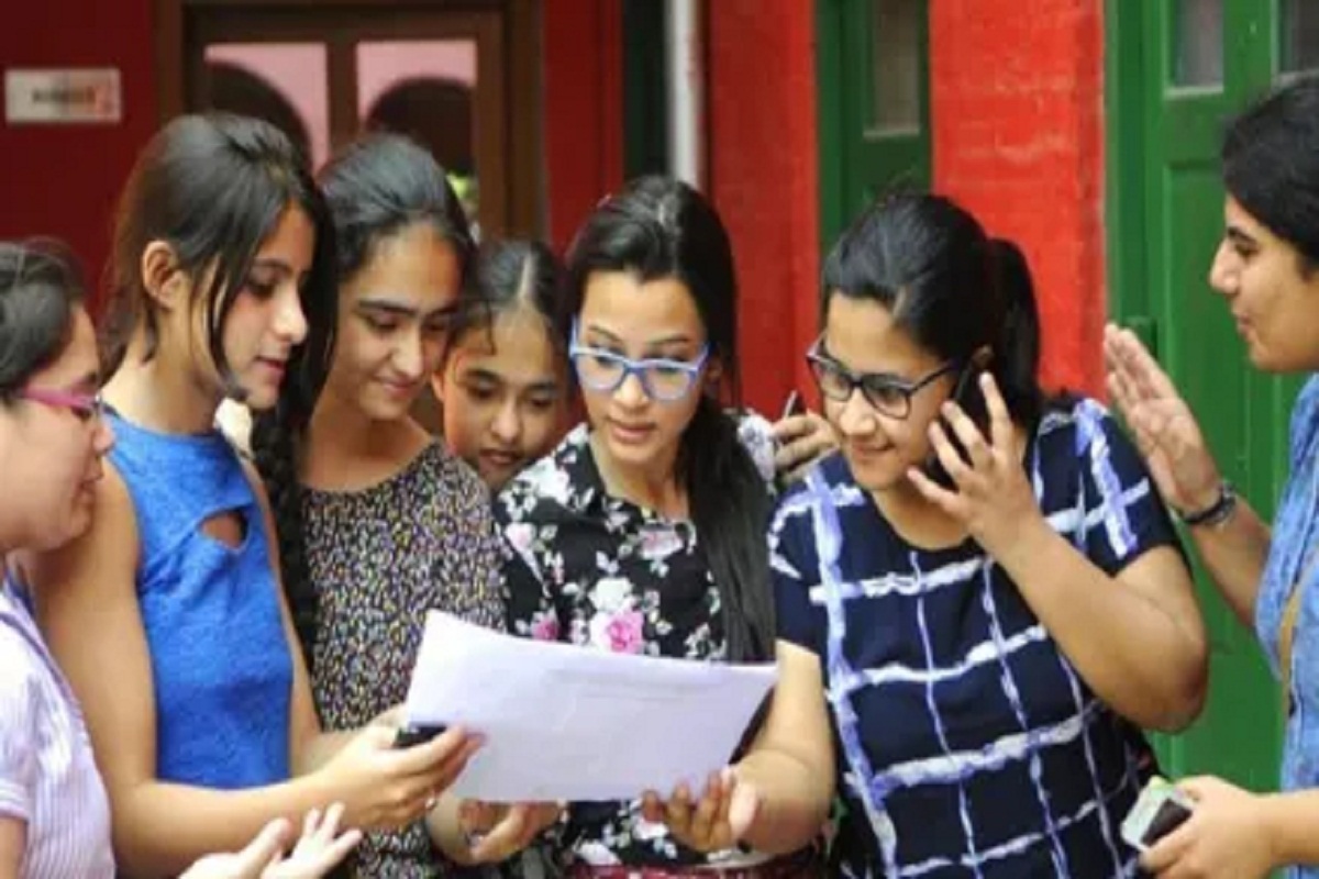 ICSE Result: 10वीं-12वीं में रायपुर के इन होनहार छात्रों ने किया टॉप, कहा- पेंटिंग, डिबेट और चेस खेलकर पाई सफलता