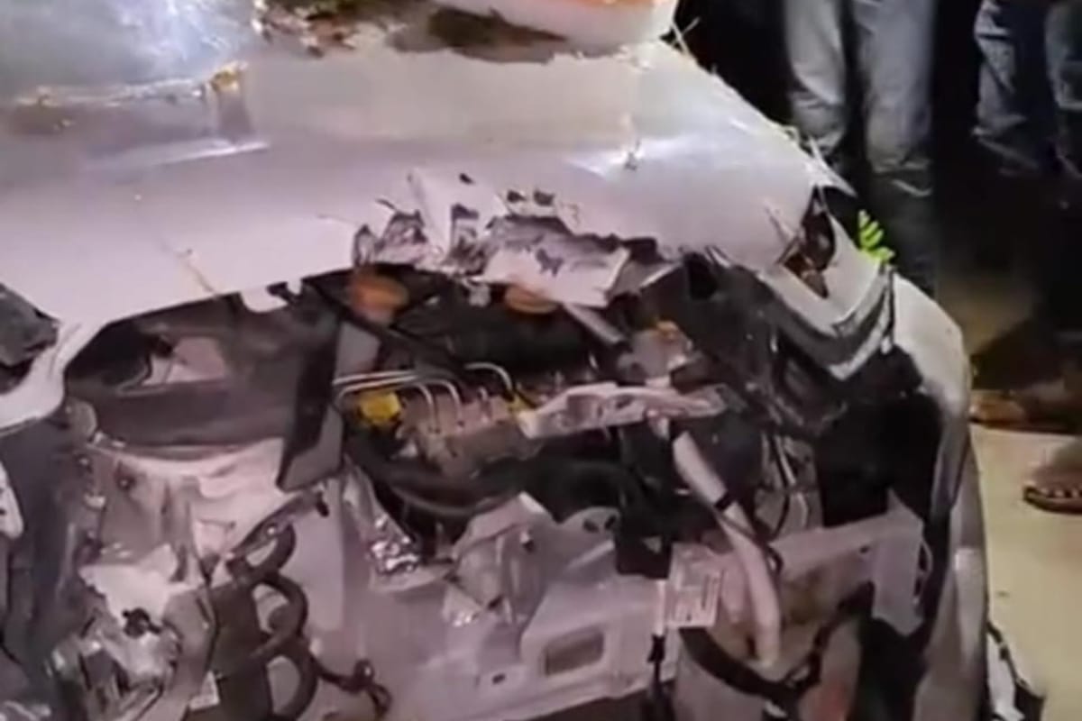 कुशीनगर में बड़ा हादसा…ट्रैक्टर-ट्राली और दूल्हे की कार में भीषण टक्कर, मची चीख
पुकार