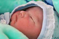 यूपी के इस जिले में पैदा हुई 17 बच्चियों के नाम रखे गए “सिंदूर”… मां, बाप
बोले,भारतीय सेना के पराक्रम को याद दिलाता रहेगा सिंदूर नाम - image