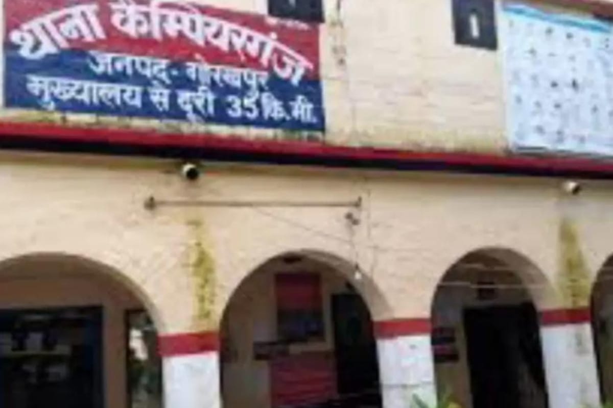 SSP का कड़ा एक्शन…BJP पदाधिकारी को लॉकअप में बंद करने वाला दरोगा लाइन हाजिर,
दूसरे के वारंट पर किया था गिरफ्तार
