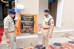 महराजगंज पुलिस लाइन का निरीक्षण करने पहुंचे DIG रेंज, मातहतों को दिए आवश्यक
निर्देश - image