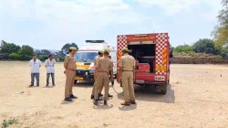 भारत-पाक संभावित युद्ध: घर में काम से कम सात दिनों का राशन, पानी, दवाइयां का कर
ले इंतजाम - image