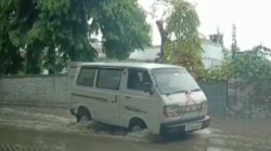 उन्नाव में मौसम का ट्रिपल अटैक, आकाशीय बिजली गिरने के साथ दिखा आंधी तूफान का
प्रकोप, हुई बारिश - image