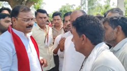 सपा सांसद को शहीद के घर जाना पड़ा भारी, ग्रामीणों ने पूछा अंतिम संस्कार में
क्यों नहीं आए? - image