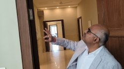 ‘तुम इतने काले क्यों हो?’, अफसर ने शिक्षक से पूछा ऐसा सवाल कि मच गया बवाल - image