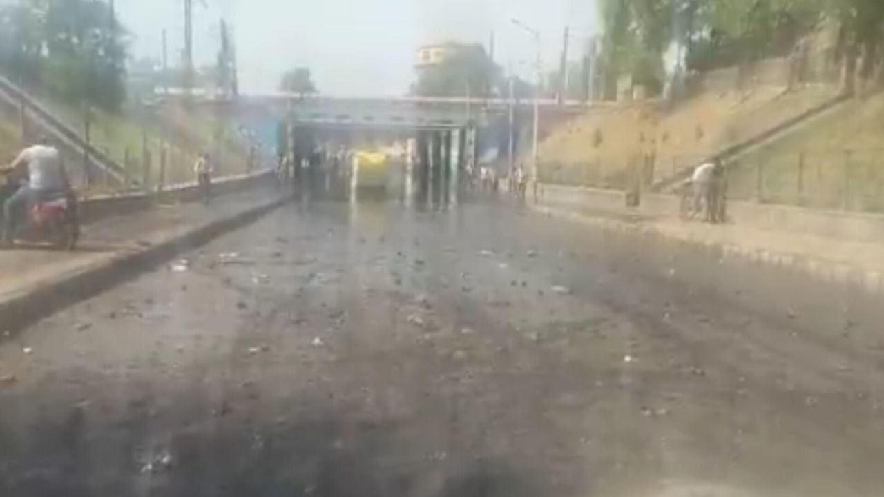 हल्की बारिश में कानपुर में जल भराव (फोटो सोर्स- पत्रिका)