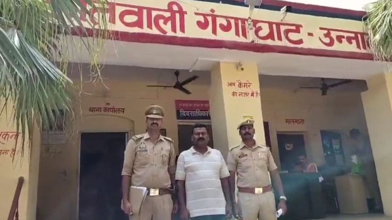 सभासद गिरफ्तार (फोटो सोर्स उन्नाव पुलिस)